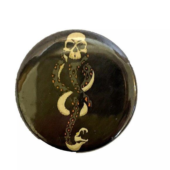 Harry Potter Death Eater Dark Mark 1 Inch Button Pin Back Warner Bros. - Picture 1 of 8